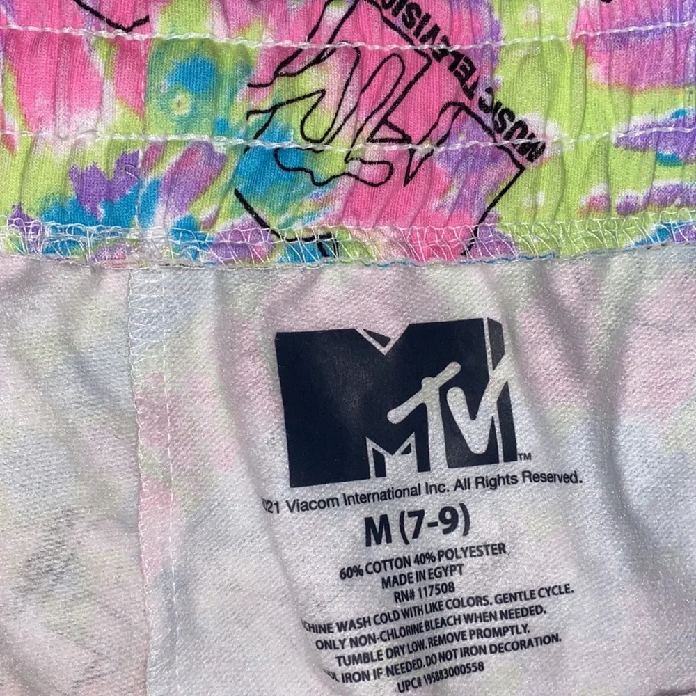 NWT MTV tie dyed‎ sweat shorts w/pockets &drawstring. Very vibrant&comfortable